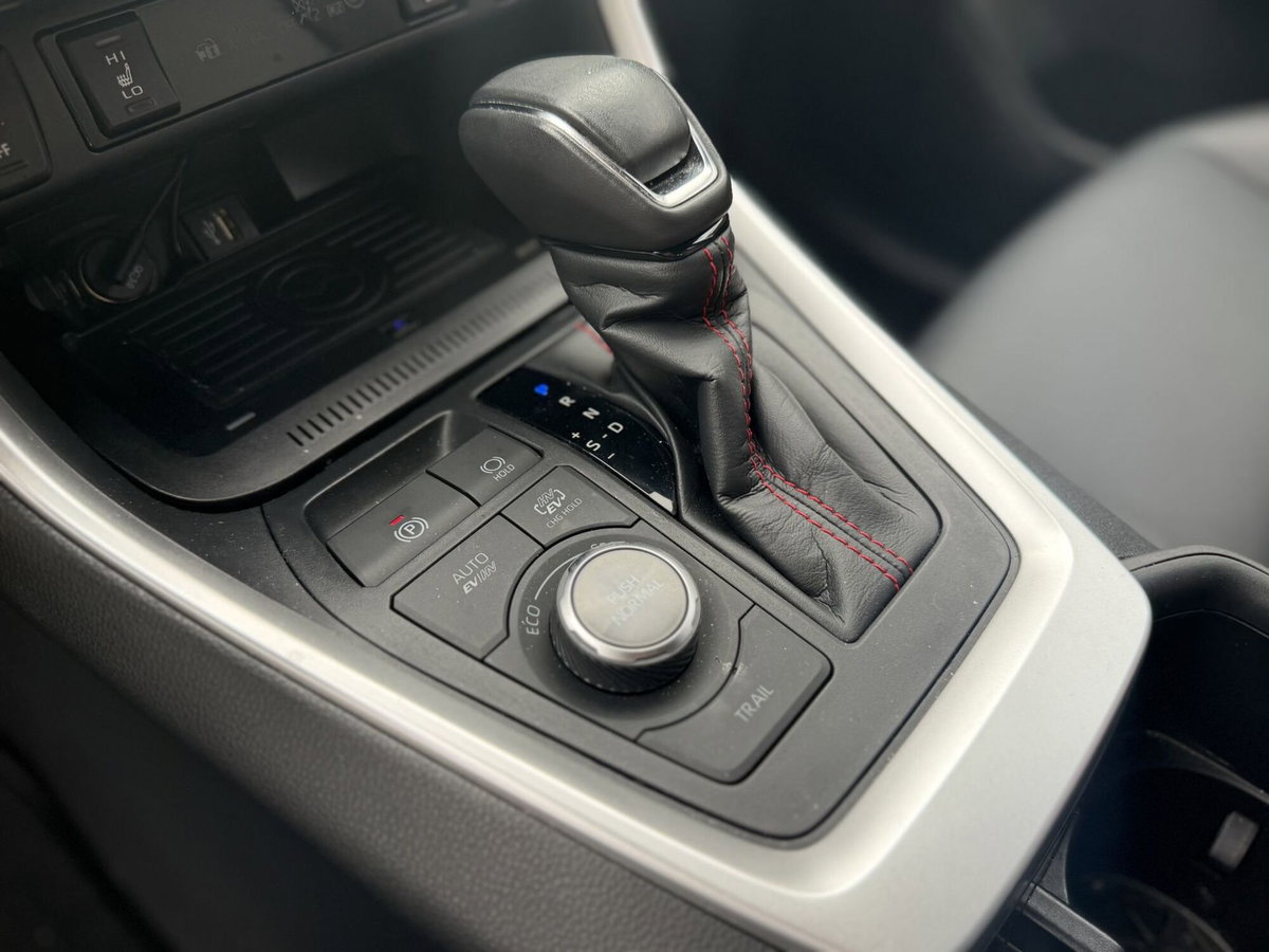Suzuki Across 2.5 Plug-in Hybrid E-CVT 4WD Top (13)