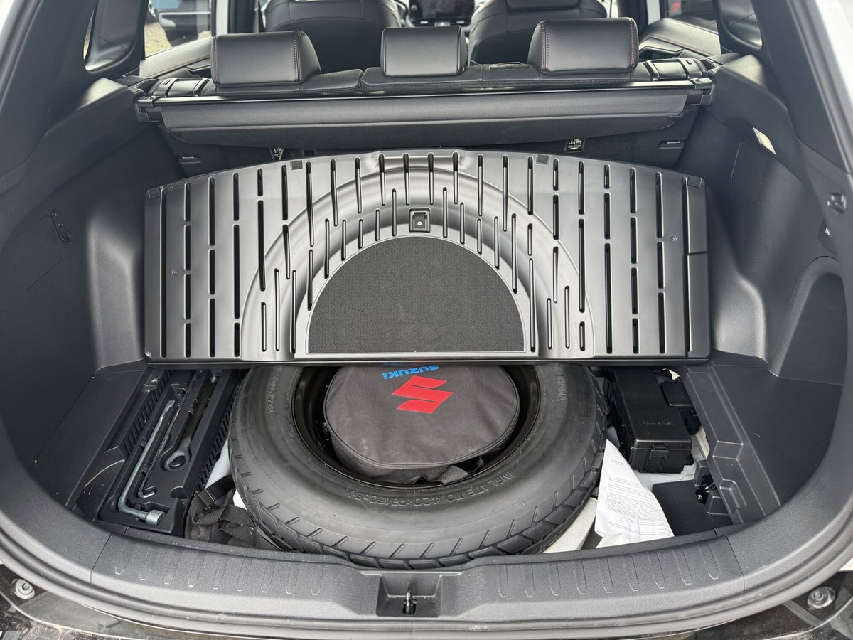 Suzuki Across 2.5 Plug-in Hybrid E-CVT 4WD Top (17)