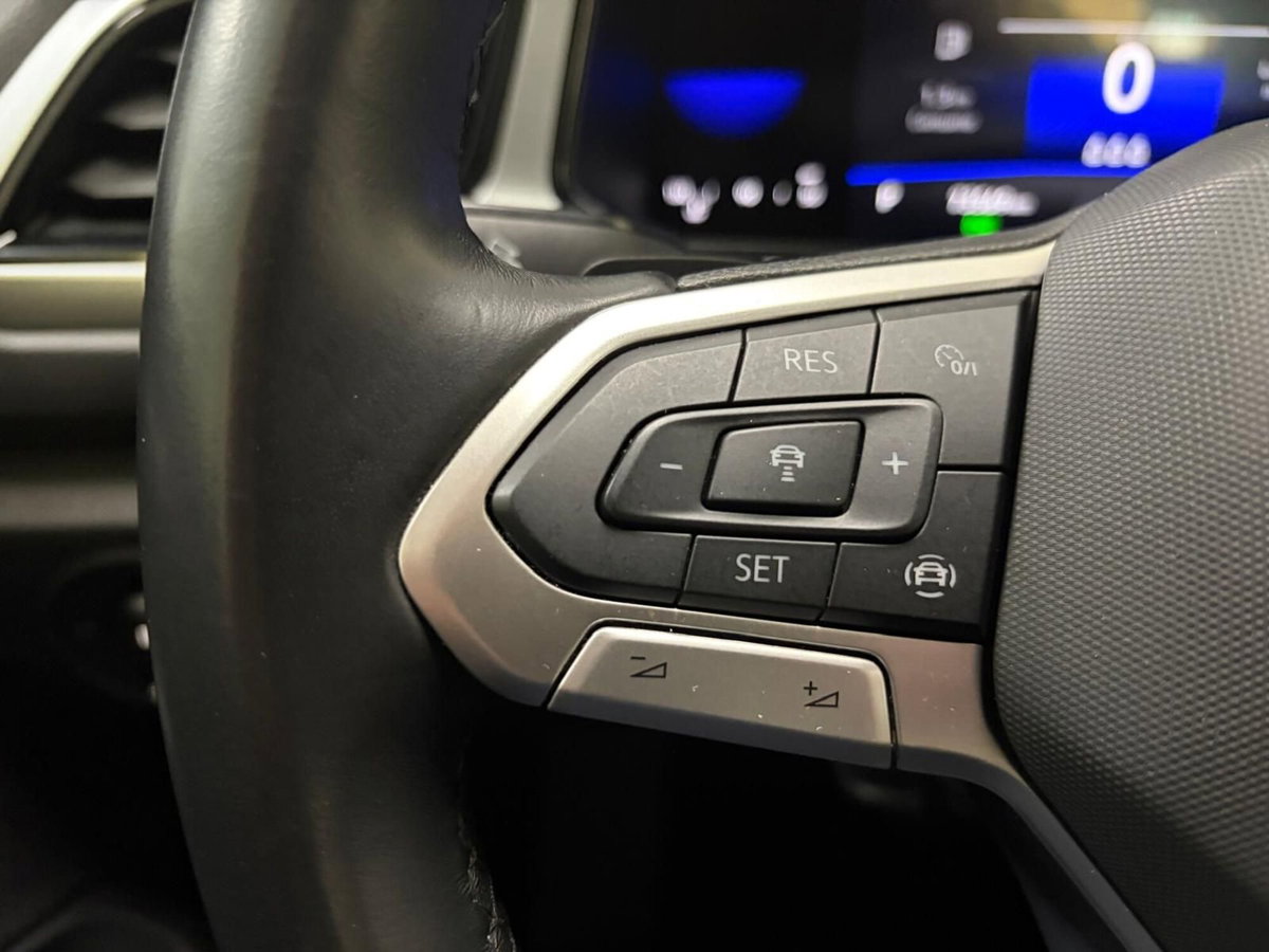 Volkswagen T-Roc 1.5 tsi Life dsg (18)