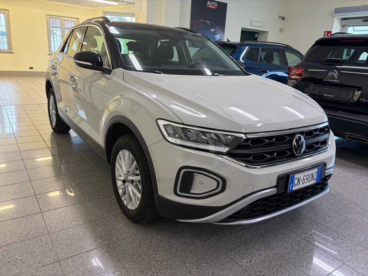 Volkswagen T-Roc 1.5 tsi Life dsg (4)