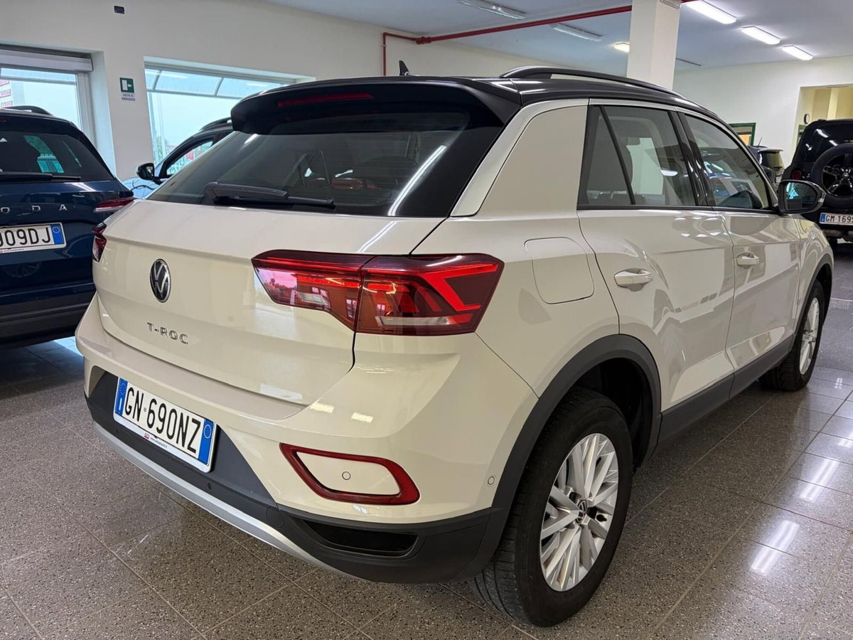 Volkswagen T-Roc 1.5 tsi Life dsg (5)