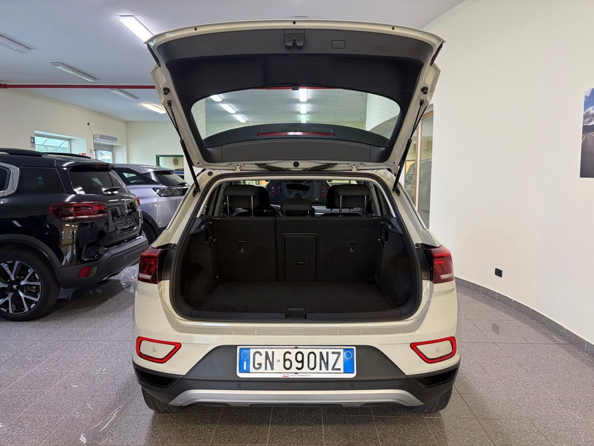 Volkswagen T-Roc 1.5 tsi Life dsg (8)
