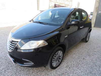 Lancia Ypsilon 0.9 TwinAir 5 porte Metano Ecochic Silver