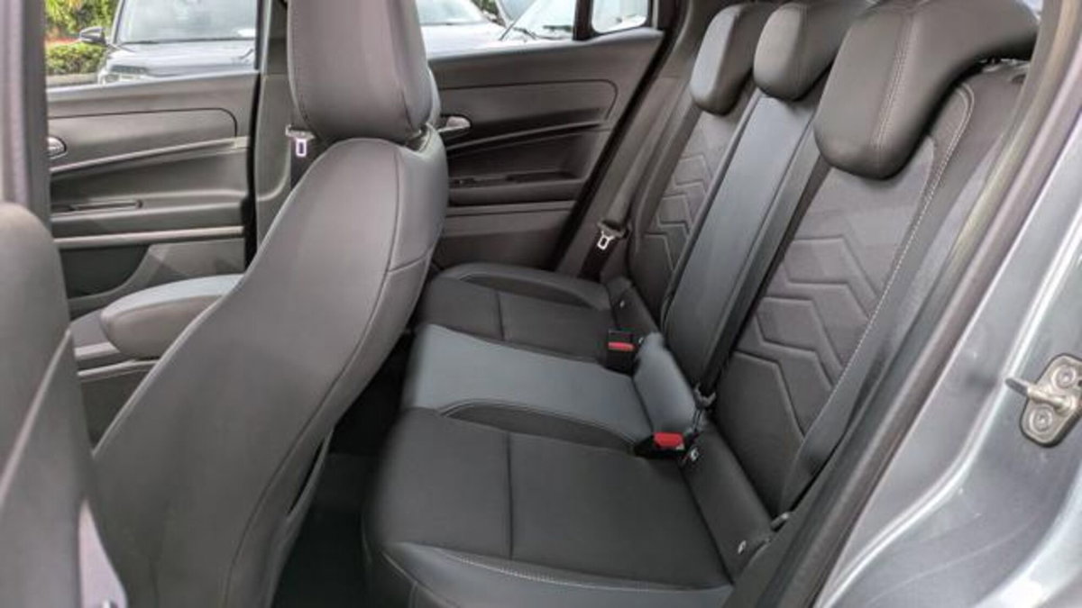 Jeep Avenger 1.2 turbo Altitude fwd 100cv (11)