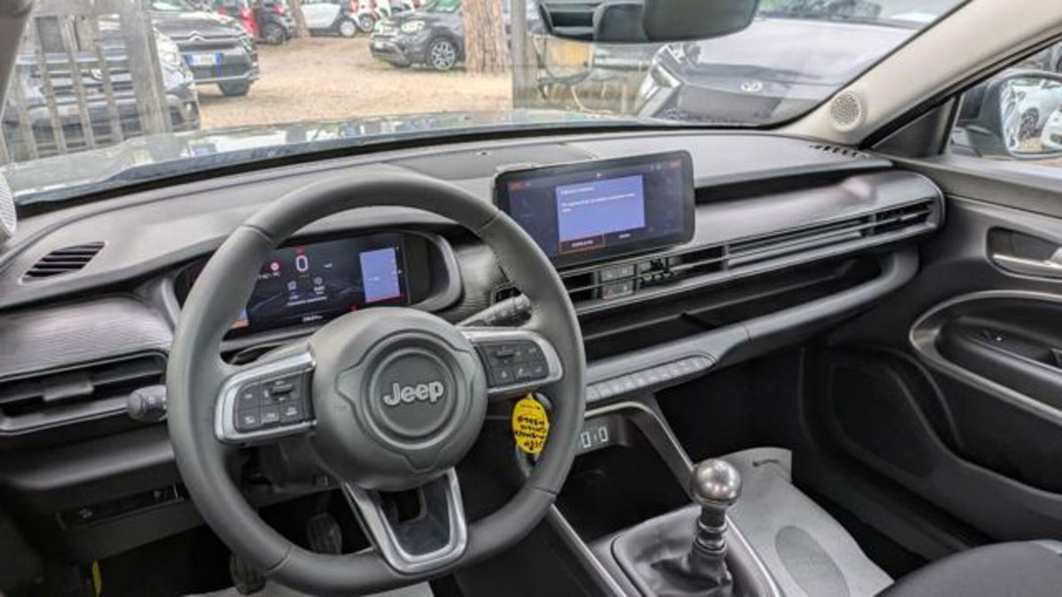 Jeep Avenger 1.2 turbo Altitude fwd 100cv (7)