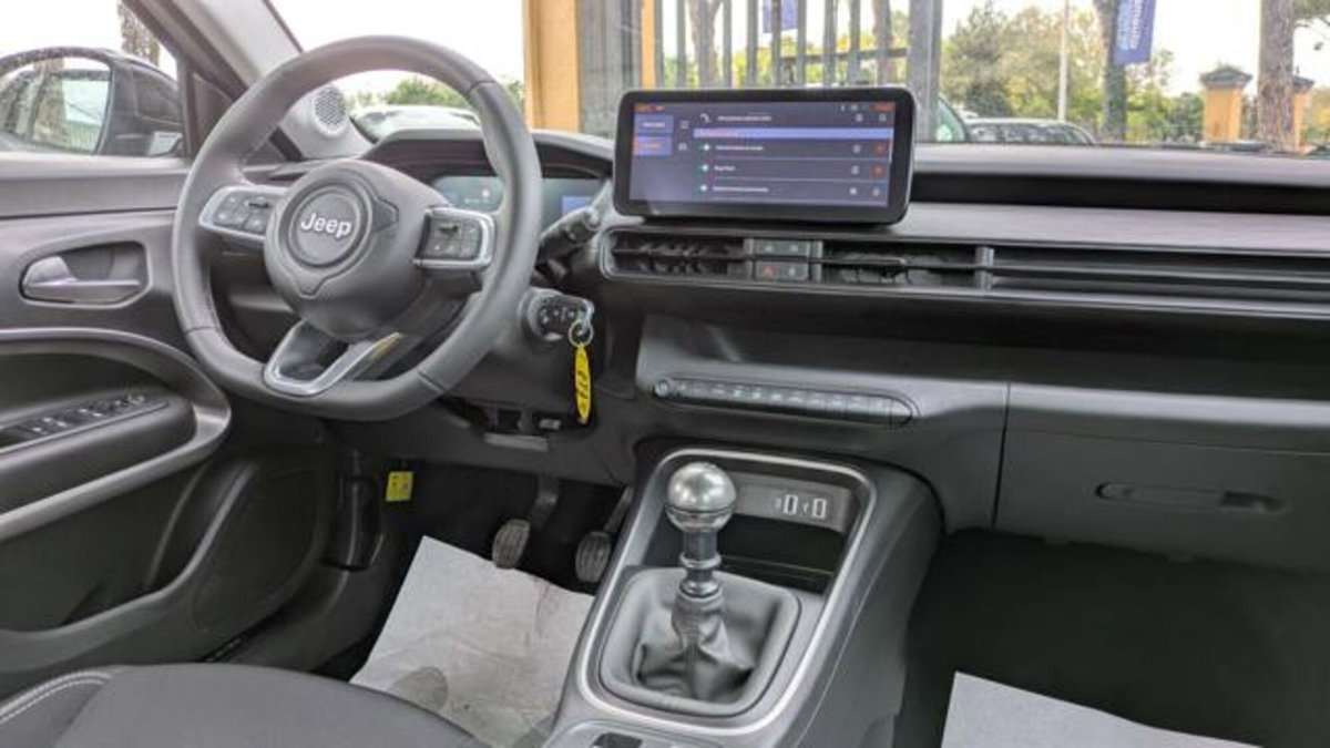 Jeep Avenger 1.2 turbo Altitude fwd 100cv (9)