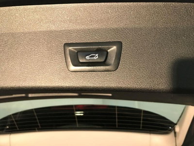 BMW X1 sDrive18i xLine (7)