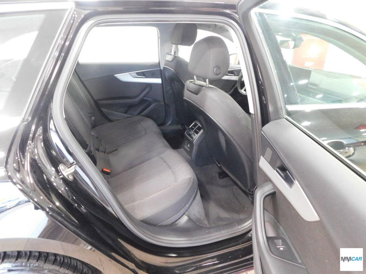 Audi A4 Avant 30 2.0 tdi mhev Business Advanced 136cv s-tronic (10)