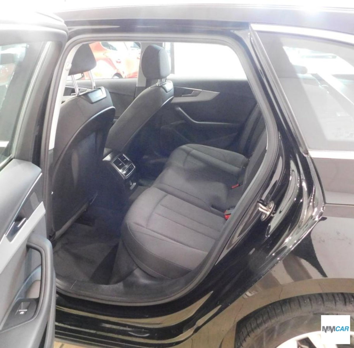 Audi A4 Avant 30 2.0 tdi mhev Business Advanced 136cv s-tronic (11)