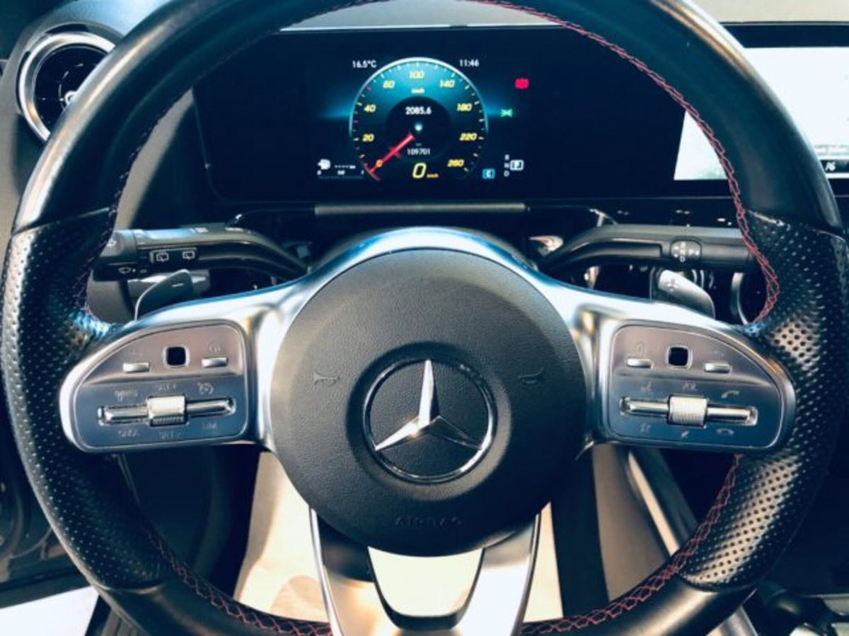 Mercedes-Benz GLA SUV 200 d Automatic Premium (14)
