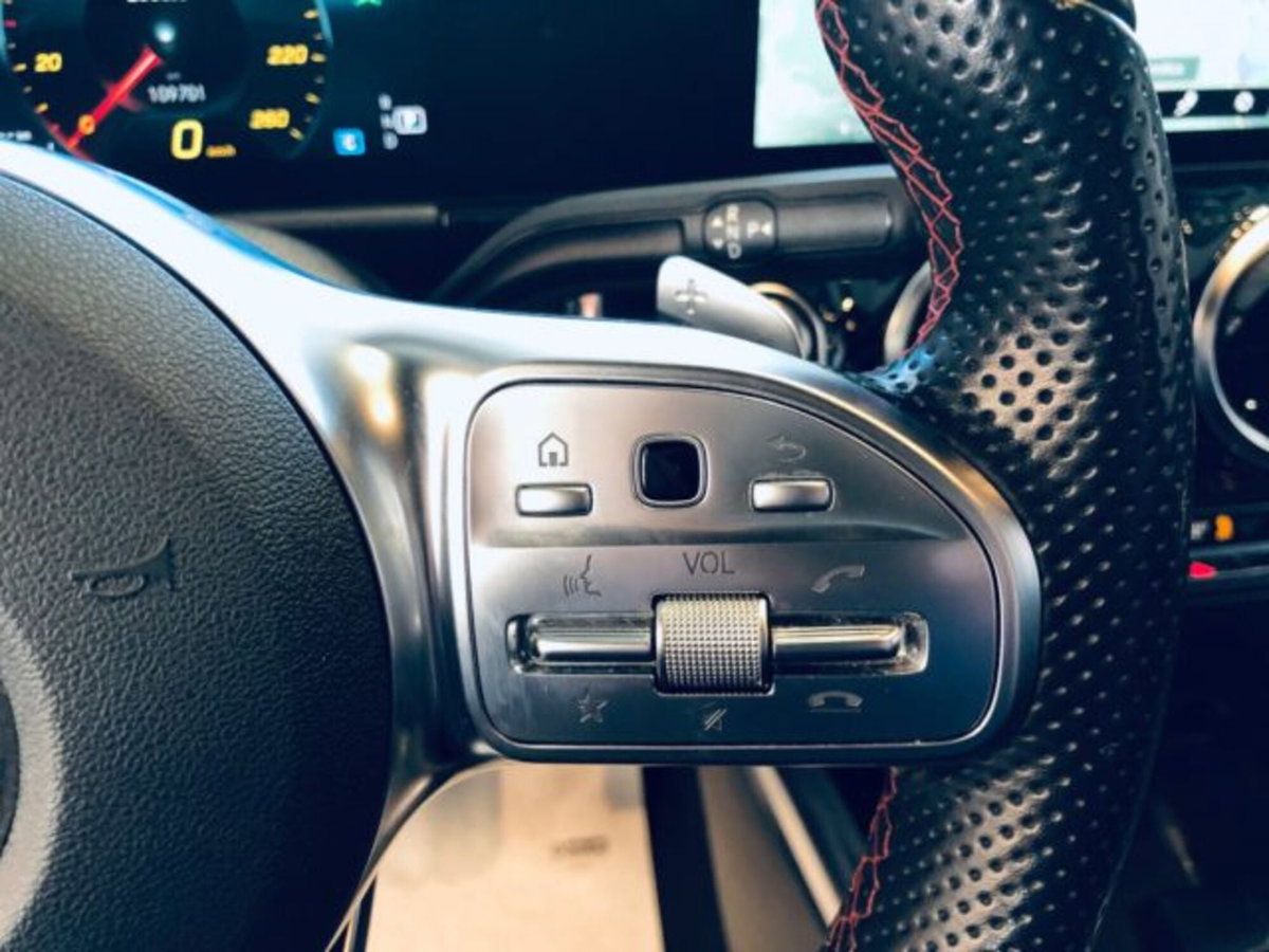 Mercedes-Benz GLA SUV 200 d Automatic Premium (15)