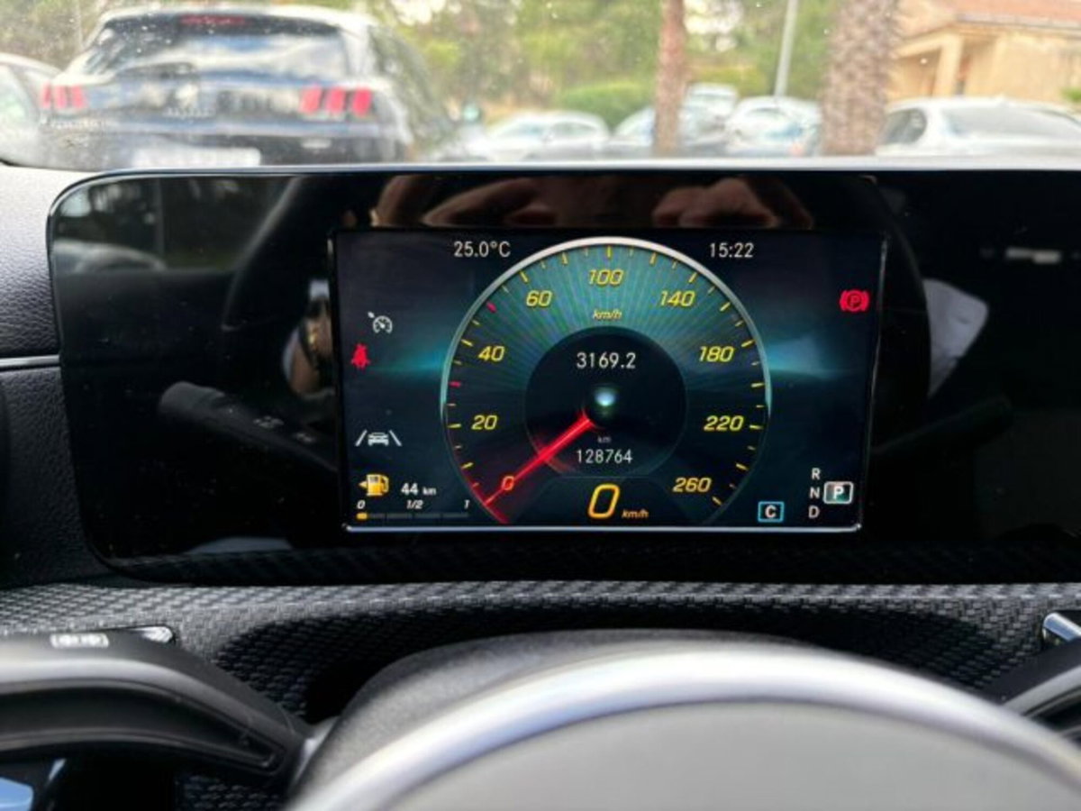Mercedes-Benz CLA 180 d Automatic Premium (9)