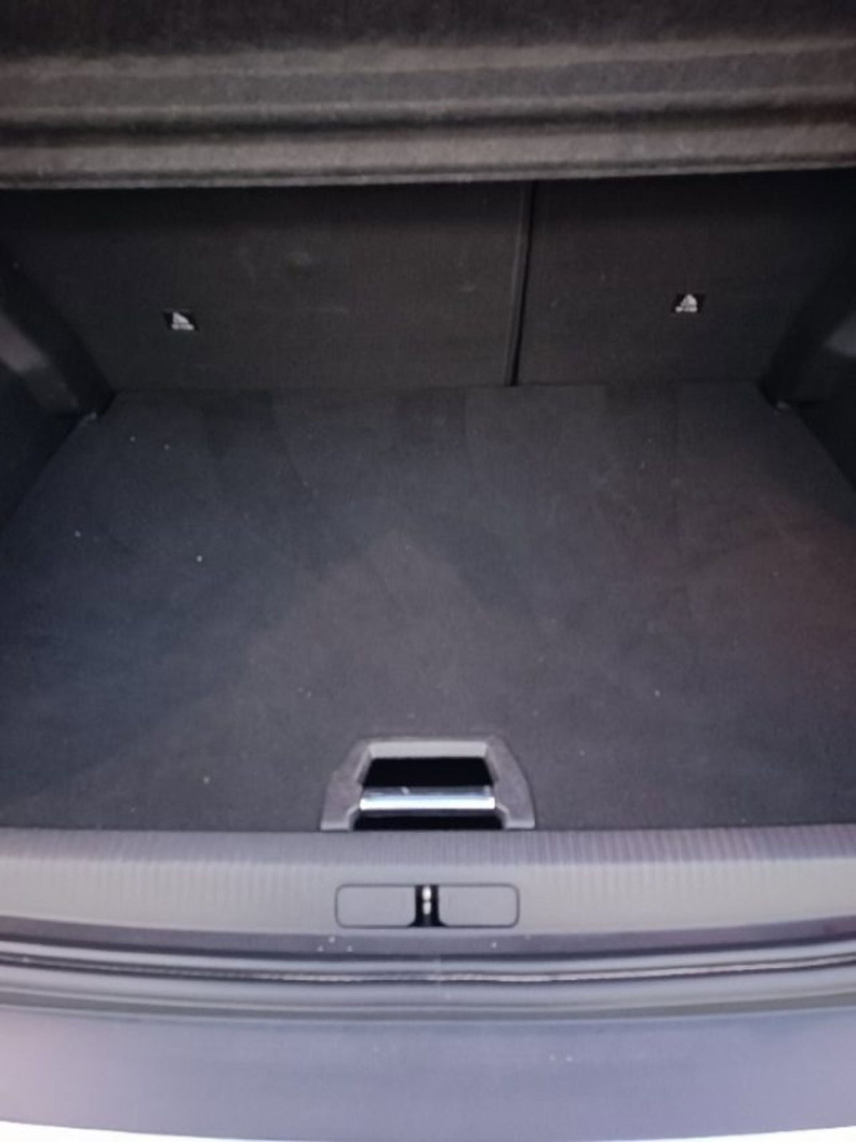 Peugeot 2008 BlueHDi 130 S&S EAT8 Allure Pack (10)