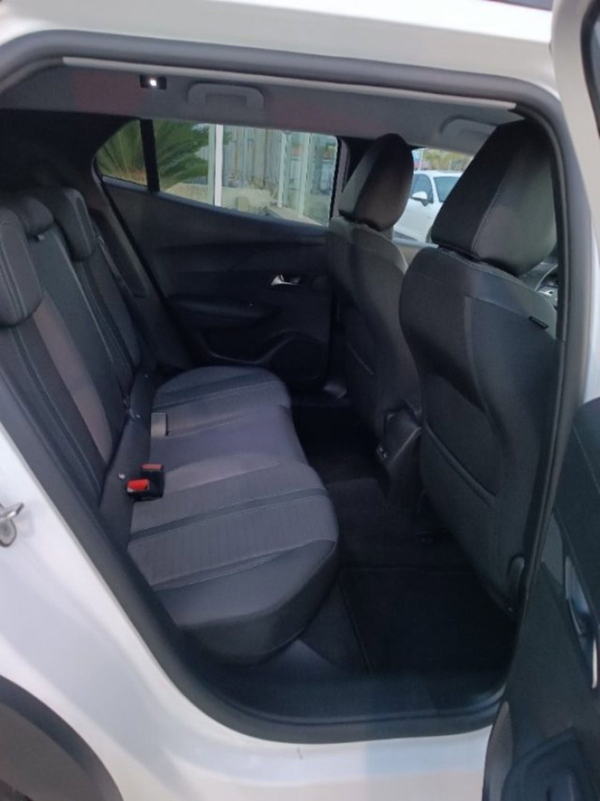 Peugeot 2008 BlueHDi 130 S&S EAT8 Allure Pack (17)