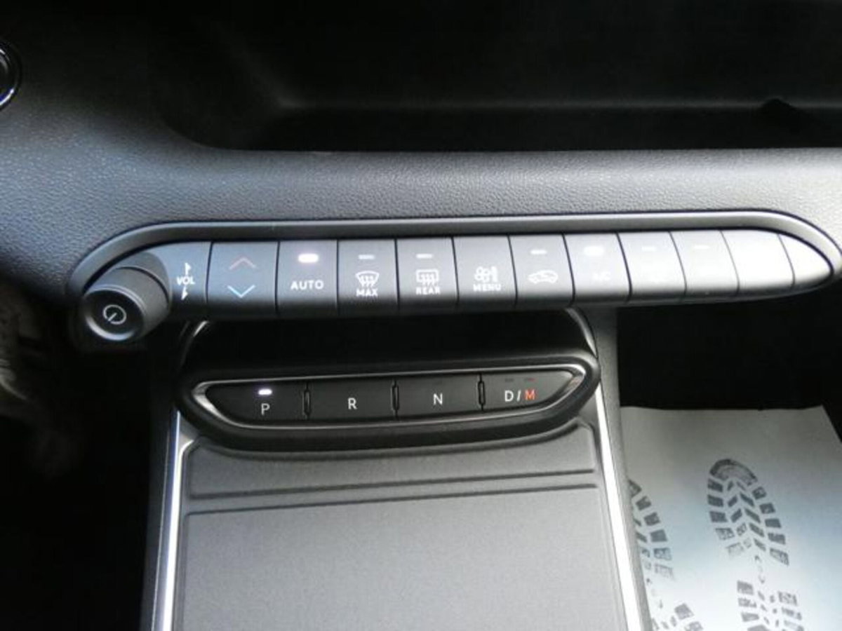 Jeep Avenger 1.2 turbo Summit fwd 100cv (13)