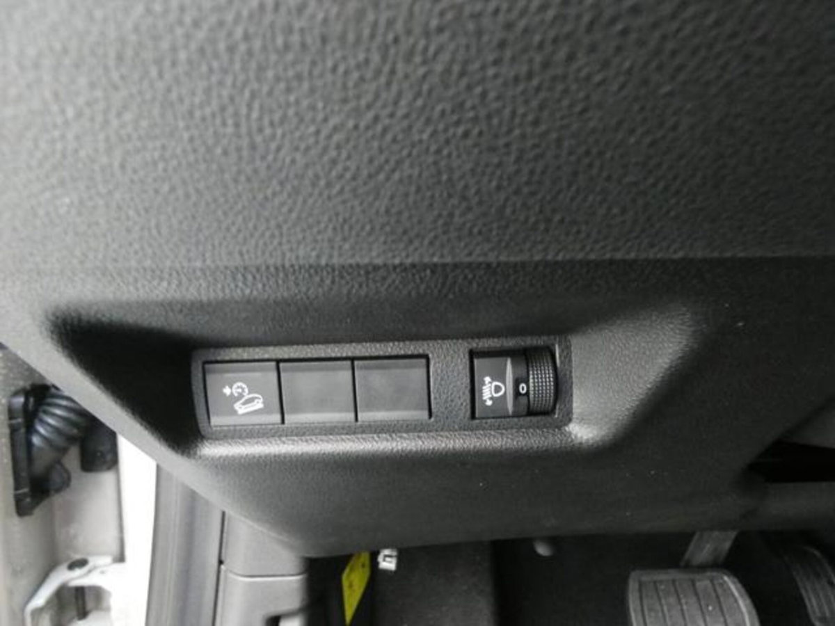 Jeep Avenger 1.2 turbo Summit fwd 100cv (19)