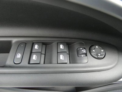 Jeep Avenger 1.2 turbo Summit fwd 100cv (20)