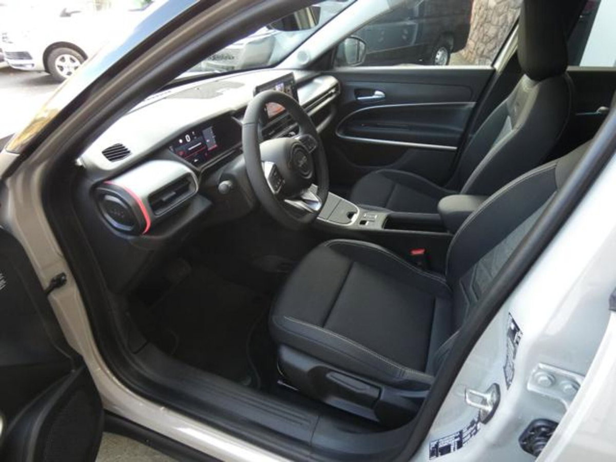 Jeep Avenger 1.2 turbo Summit fwd 100cv (9)
