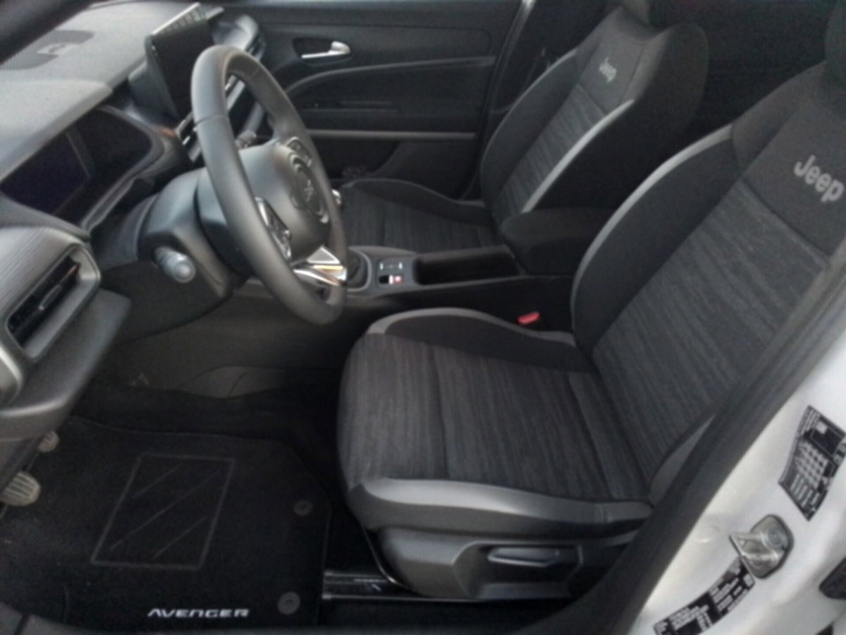 Jeep Avenger 1.2 turbo Longitude fwd 100cv (5)
