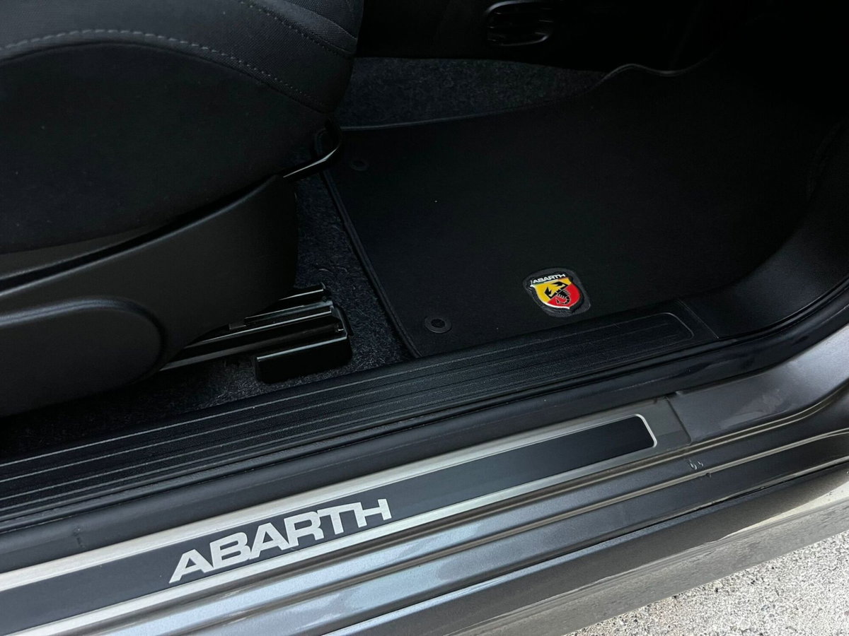 Abarth 595 595 1.4 Turbo T-Jet 145 CV (11)