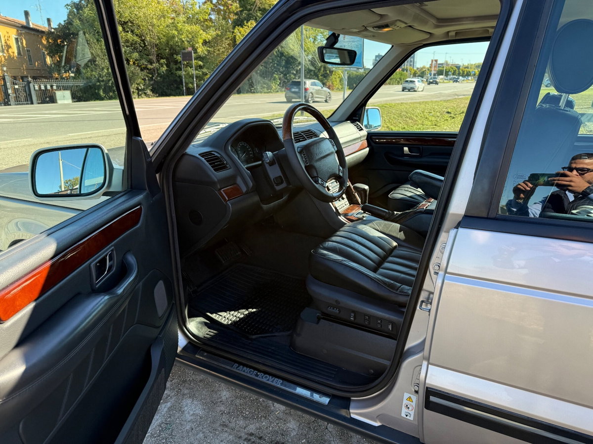 Land Rover Range Rover 4.6 V8 cat 5p. aut. HSE (7)