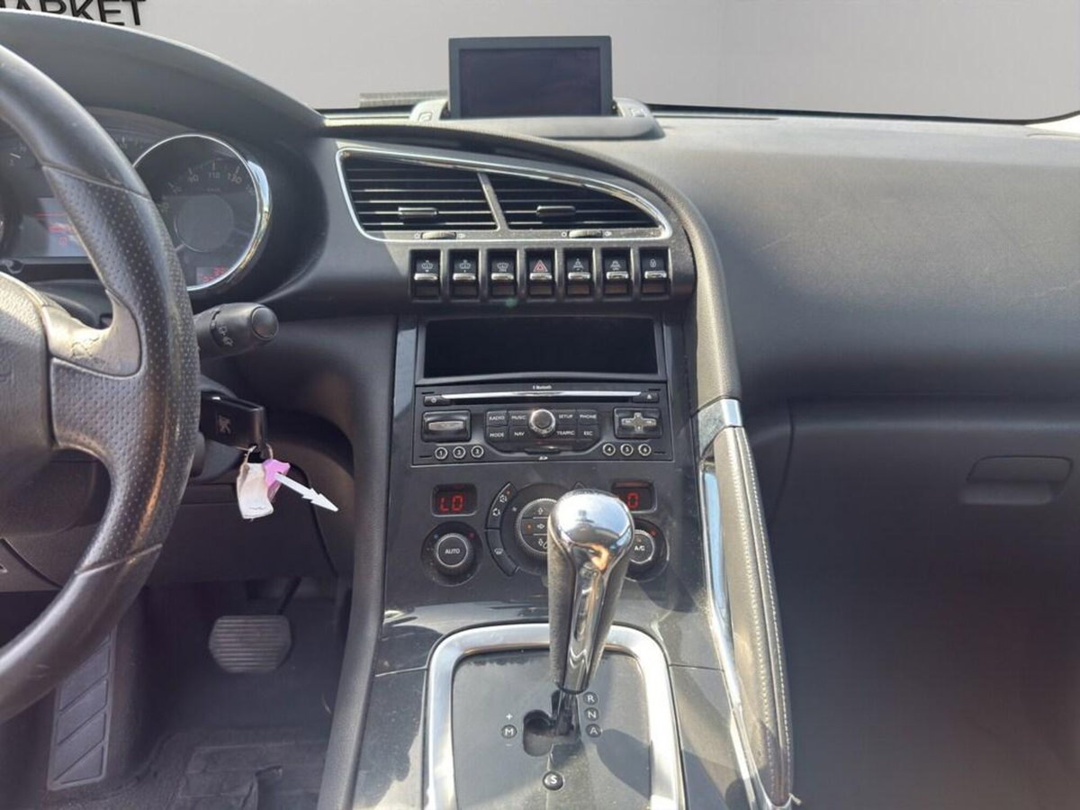 Peugeot 3008 1.6 HDi 110CV cambio robotizzato Business (12)