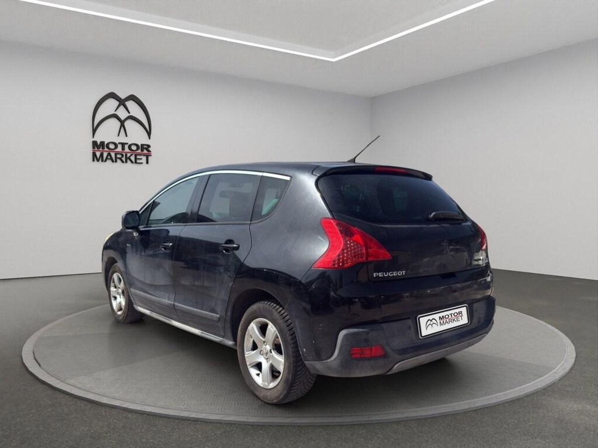 Peugeot 3008 1.6 HDi 110CV cambio robotizzato Business (8)