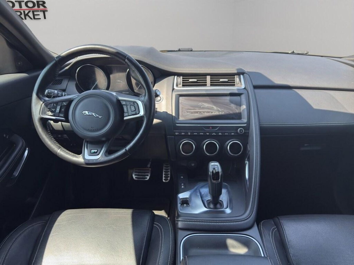 Jaguar E-Pace 2.0D 180 CV AWD aut. R-Dynamic HSE (15)