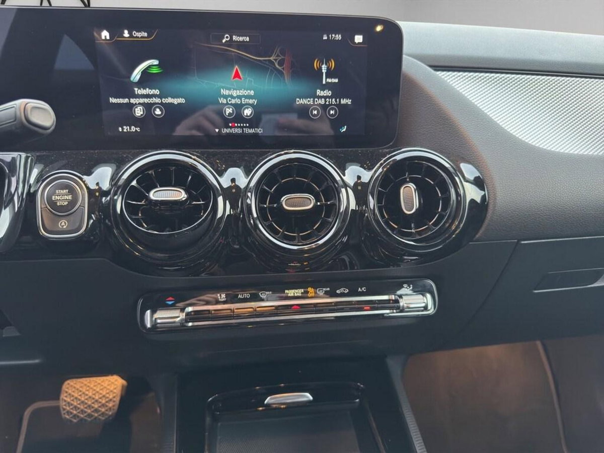 Mercedes-Benz GLA SUV 200 d Business Extra auto (12)