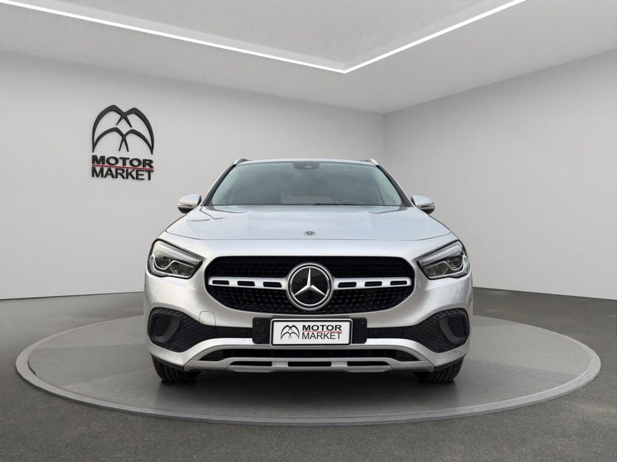 Mercedes-Benz GLA SUV 200 d Business Extra auto (2)