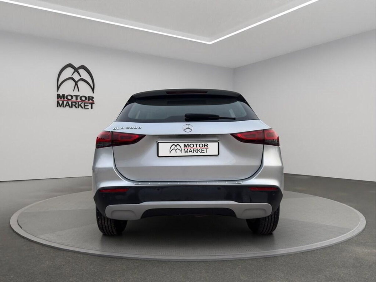Mercedes-Benz GLA SUV 200 d Business Extra auto (6)