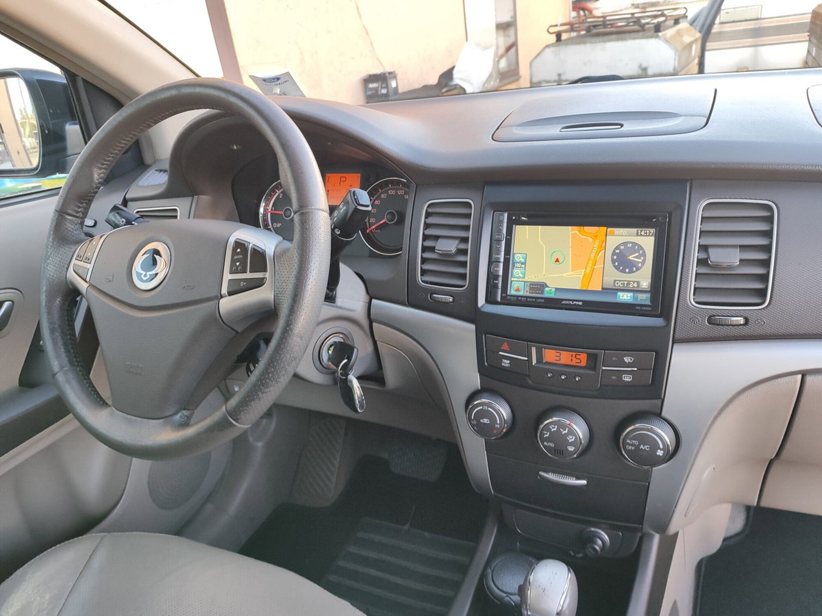Ssangyong Korando 2.0 e-XDi 175 CV 2WD MT Classy Navi (14)