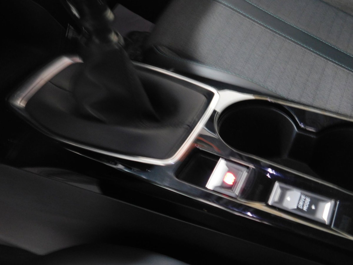 Peugeot 2008 PureTech 100 S&S Allure (11)
