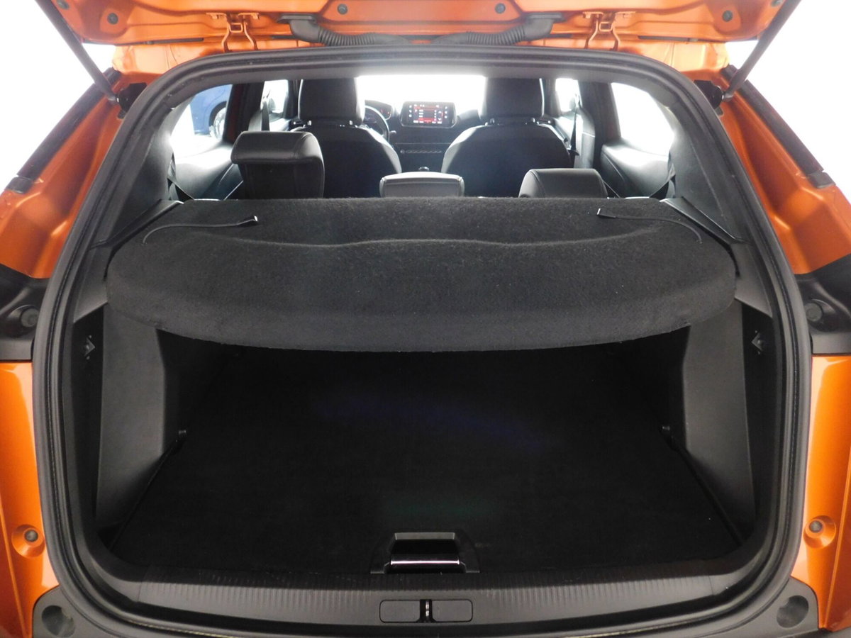 Peugeot 2008 PureTech 100 S&S Allure (15)