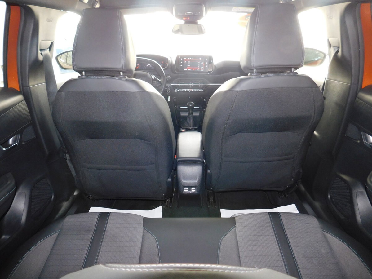 Peugeot 2008 PureTech 100 S&S Allure (16)