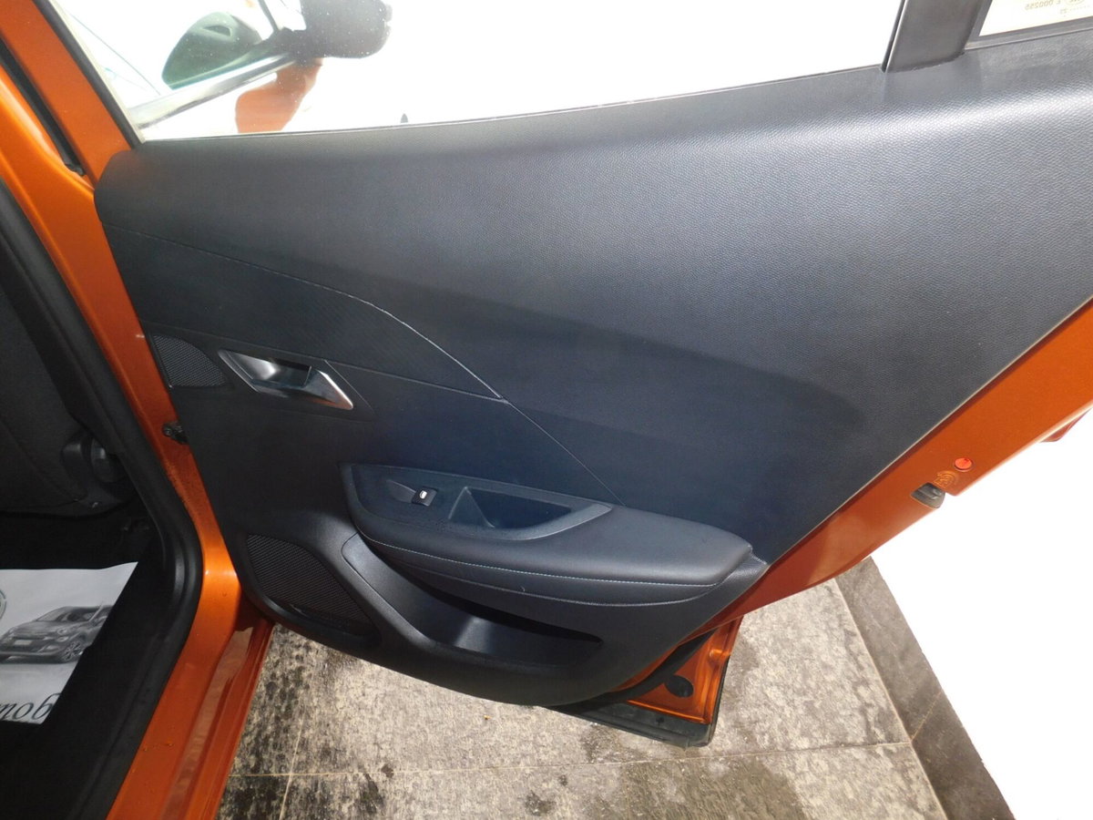 Peugeot 2008 PureTech 100 S&S Allure (20)