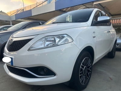 Lancia Ypsilon 0.9 TwinAir 85 CV 5 porte Metano Ecochic Gold usata