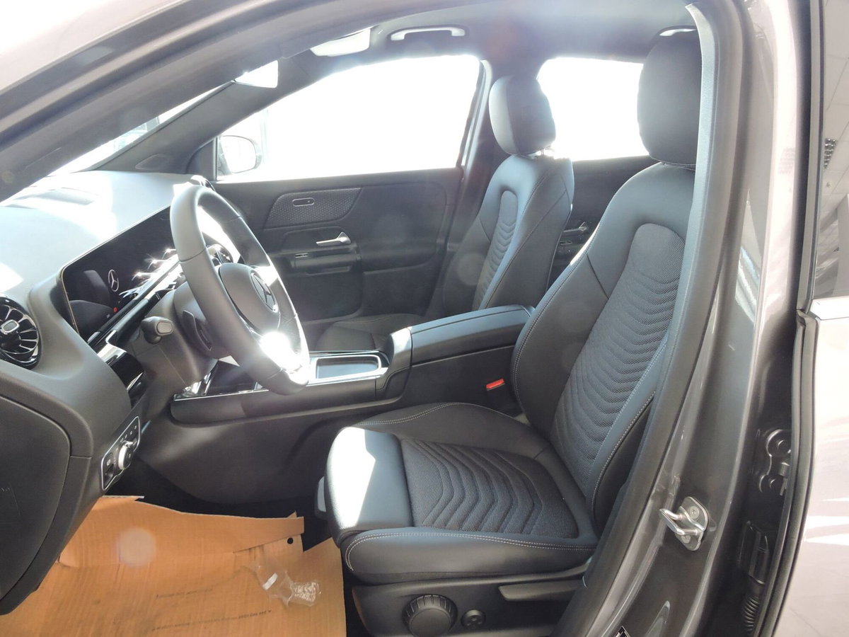 Mercedes-Benz GLA SUV 180 Advanced auto (11)
