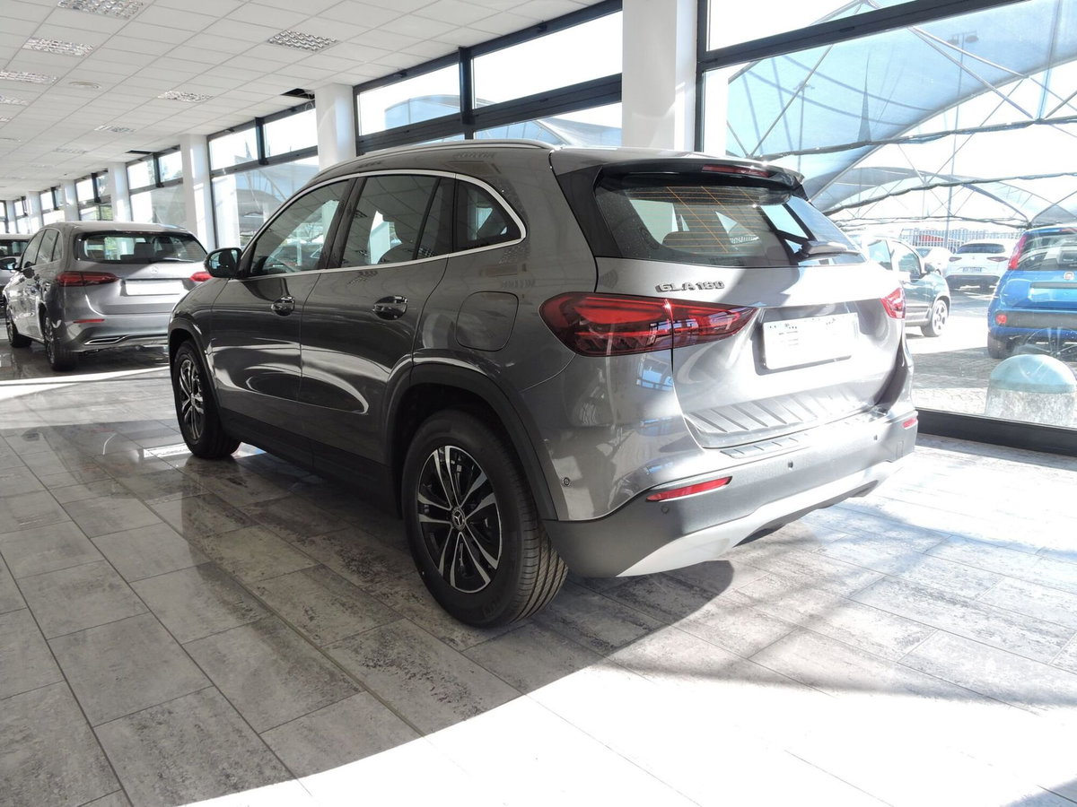 Mercedes-Benz GLA SUV 180 Advanced auto (5)