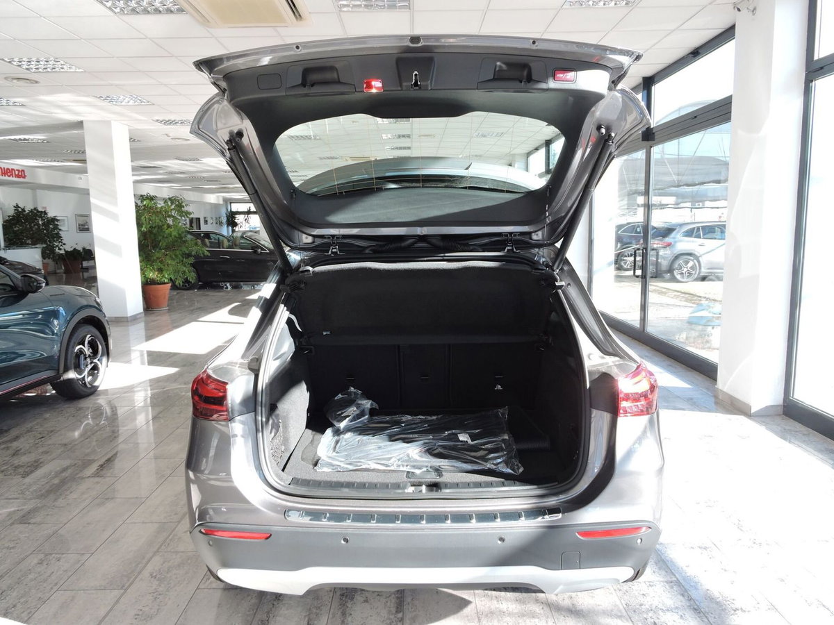 Mercedes-Benz GLA SUV 180 Advanced auto (6)
