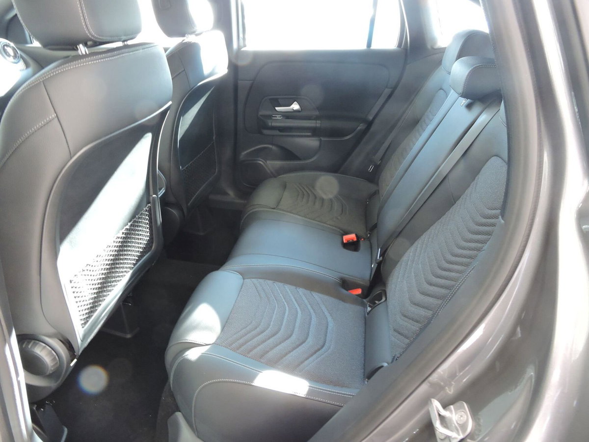 Mercedes-Benz GLA SUV 180 Advanced auto (7)