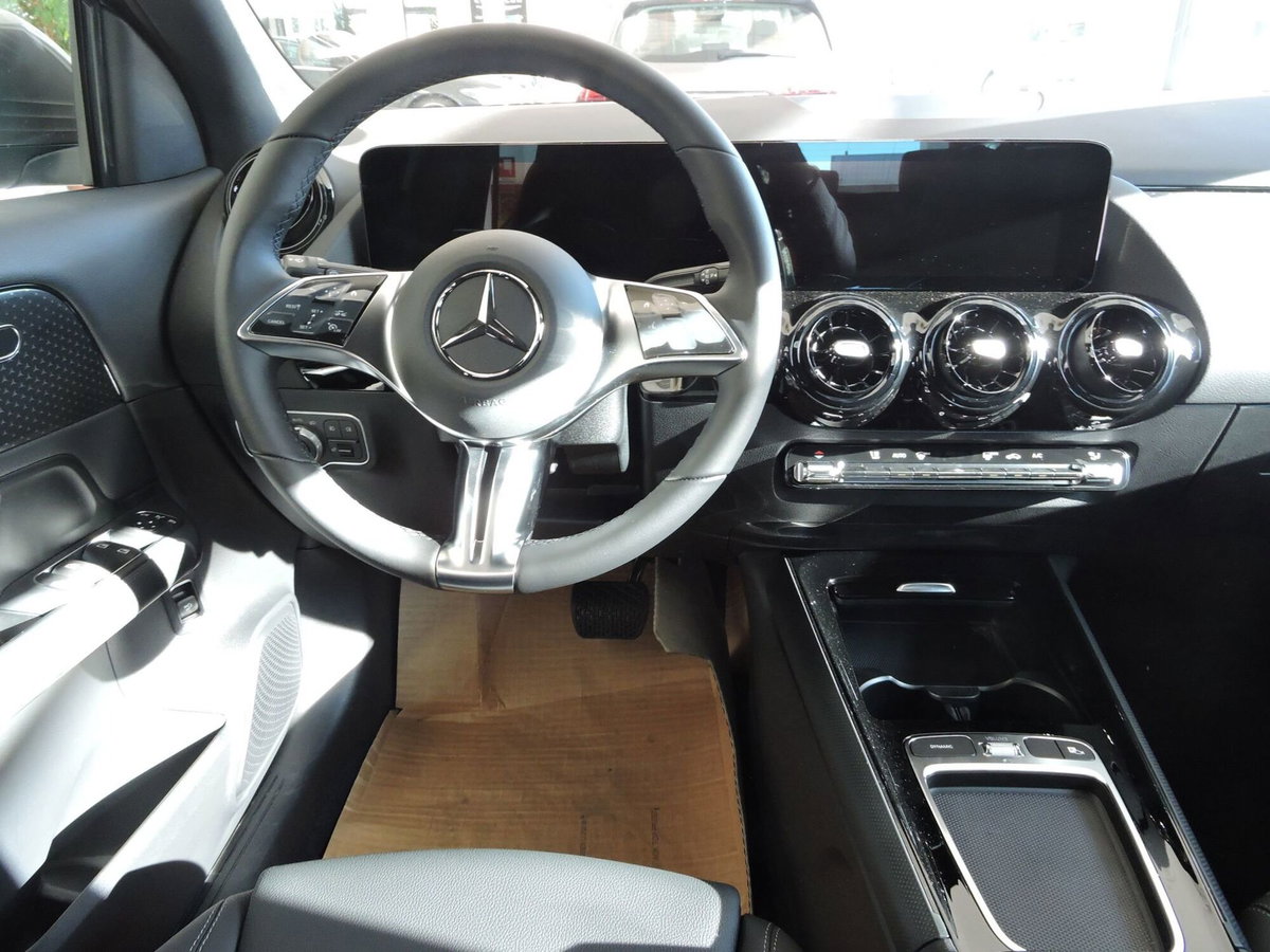Mercedes-Benz GLA SUV 180 Advanced auto (8)
