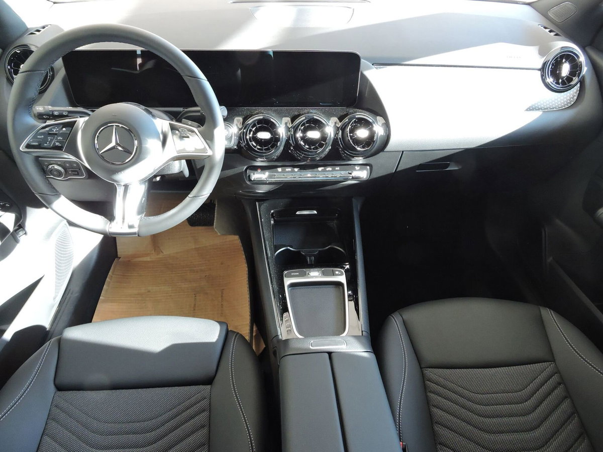 Mercedes-Benz GLA SUV 180 Advanced auto (9)