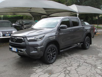 Toyota Hilux 2.8 D A/T 4WD porte Double Cab Invincible usato