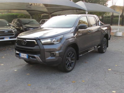 Toyota Hilux 2.8 D A/T 4WD porte Double Cab Invincible usato
