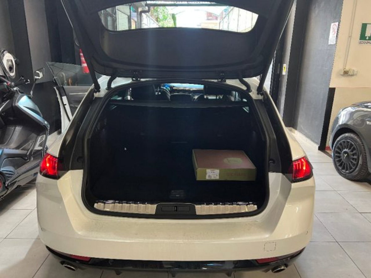 Peugeot 508 SW 1.6 phev GT 225cv e-eat8 (9)