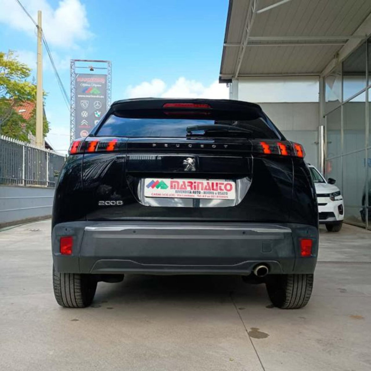 Peugeot 2008 BlueHDi 130 S&S EAT8 Allure Pack (6)