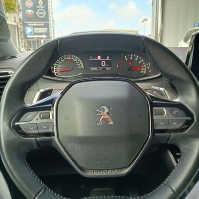 Peugeot 2008 BlueHDi 130 S&S EAT8 Allure Pack (9)