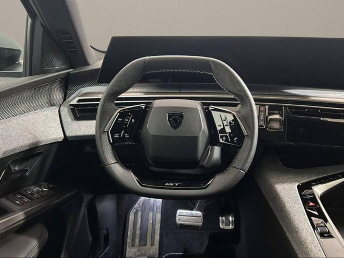 Peugeot 3008 1.2 hybrid GT Exclusive 145cv e-dcs6 (17)