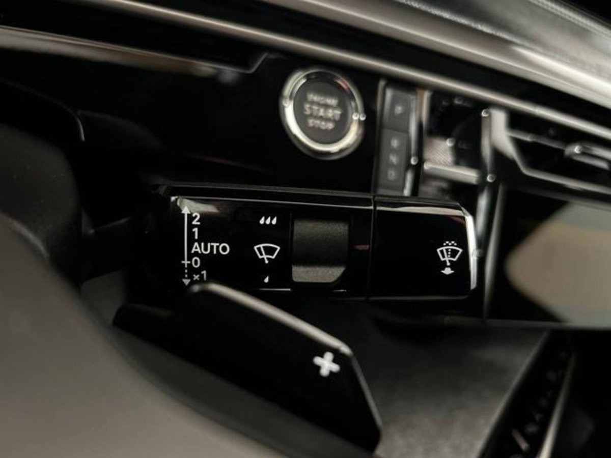 Peugeot 3008 1.2 hybrid GT Exclusive 145cv e-dcs6 (18)